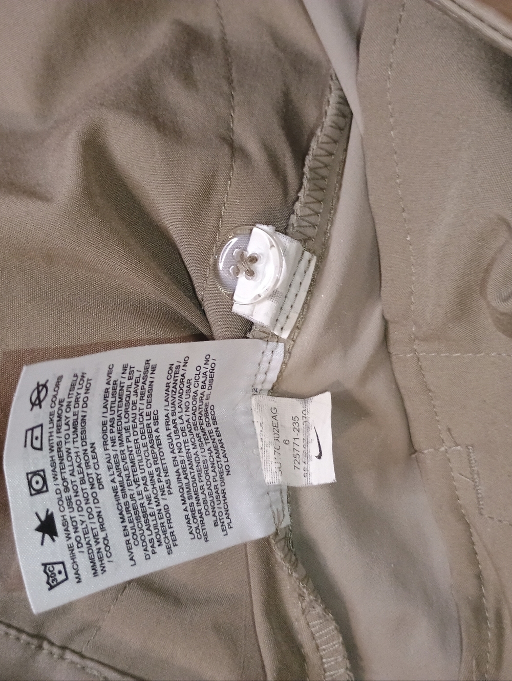 Nike Dri Fit  Women's Khaki Stretch GOLF Shorts - Picture 5 of 6
